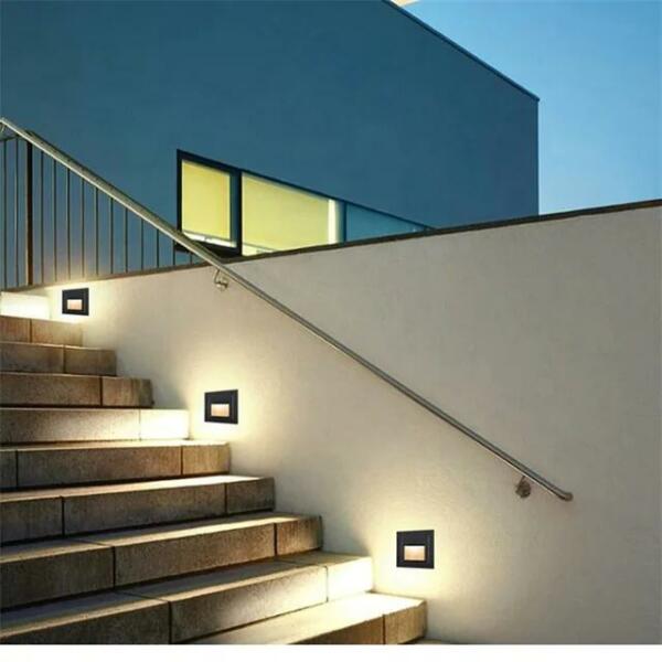 Spot LED Encastrable Mural Carré 3W Noir 3000K contre marche 690S