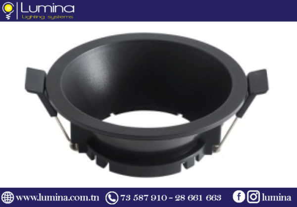 Installation au plafond d'un spot rond fixe noir en polycarbonate